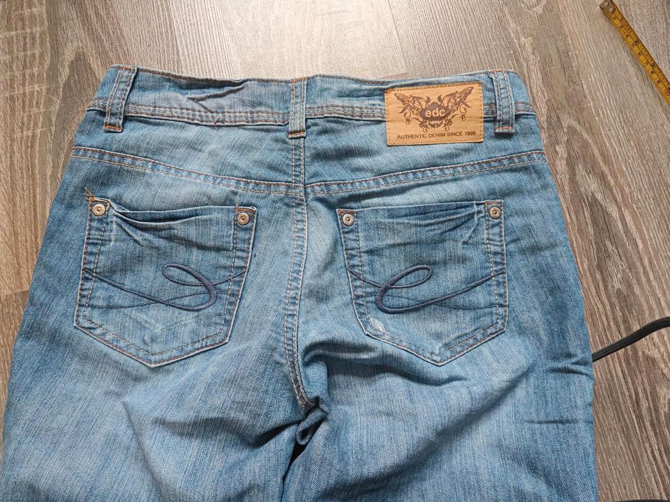 Esprit Jeans Short 26 * S/36  in Bochum