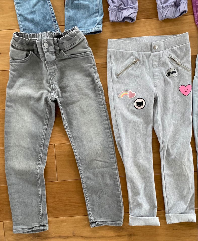 Mädchen Hosenpaket 4 St Gr. 128 grau lila Jeans Stretch Hose in Römerberg