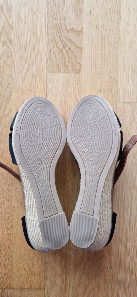 2x getragen, Espadrille-Keilsandalen Wedges Tommy Hilfiger Gr 40 in Wetter (Ruhr)