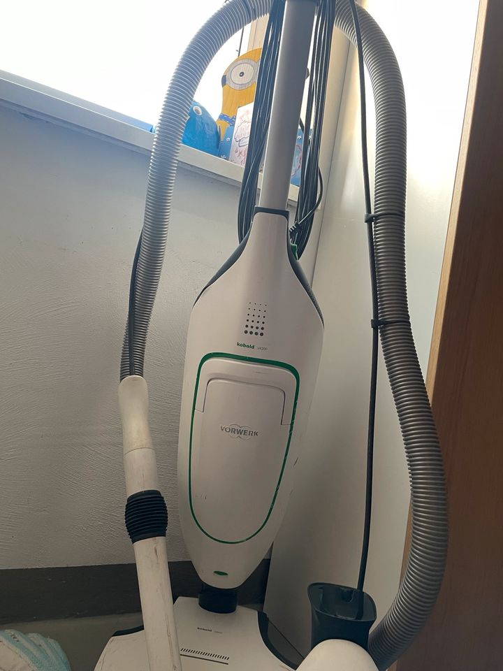 Vorwerk Staubsauger Kobold EB400 SP530 VK 200 in Belrieth