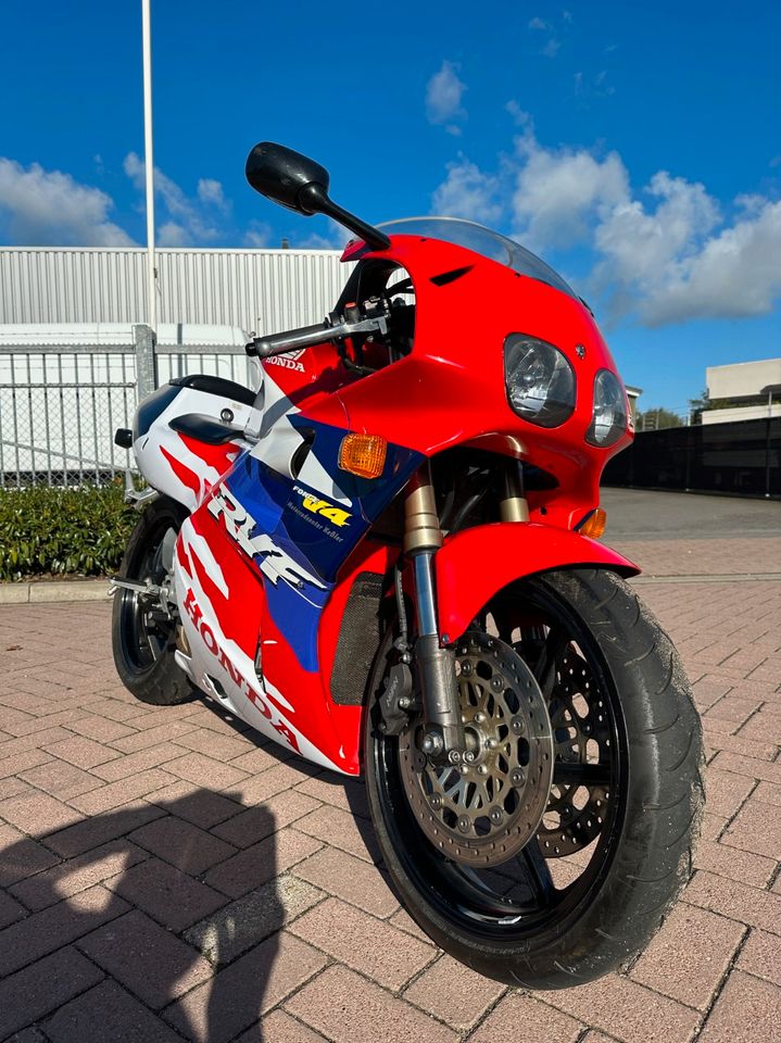 Honda RVF400 in Moers