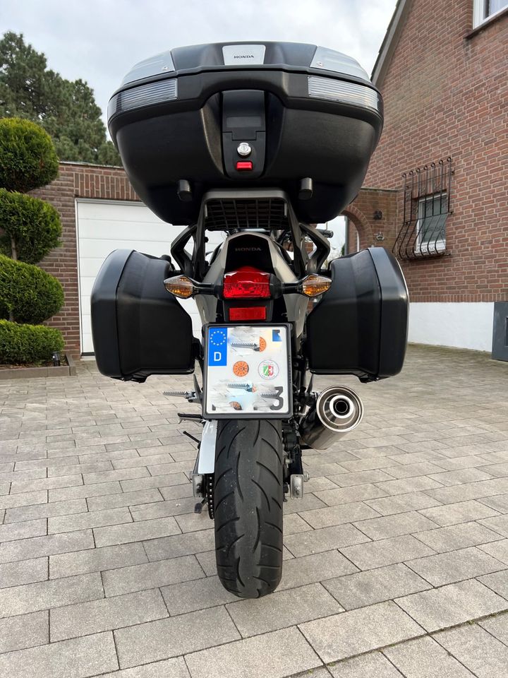 Honda NC700X mit vielen Zubehörteilen aus 1.Hand im TOP-Zustand! in Emmerich am Rhein