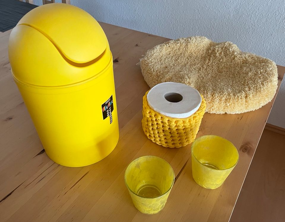 Schönes Badezimmer-Set in gelb in Bietigheim-Bissingen