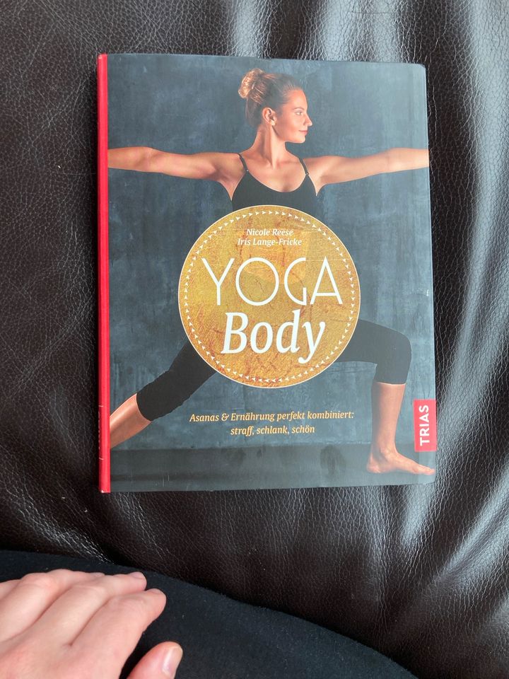 Buch Yoga Body Nicole Reese Iris Lange-Fricke in Brüggen