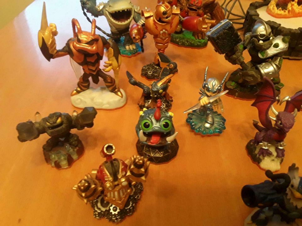 Skaylander Gigands und 21 Figuren in Hutthurm