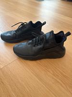 Nike Air Sneaker schwarz Leder Gr. 39 TOP Dresden - Dresdner Heide Vorschau