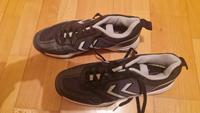 Herren Sportschuhe / Hallenschuhe von Hummel Gr. 42 Hessen - Liederbach Vorschau
