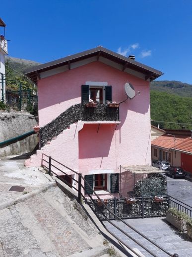 Idyllisches renoviertes Steinhaus in Ligurien in Brennberg