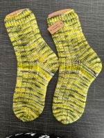 Wollsocken handgestrickt 28/29 Alwinas Strickwelt Nordrhein-Westfalen - Lemgo Vorschau