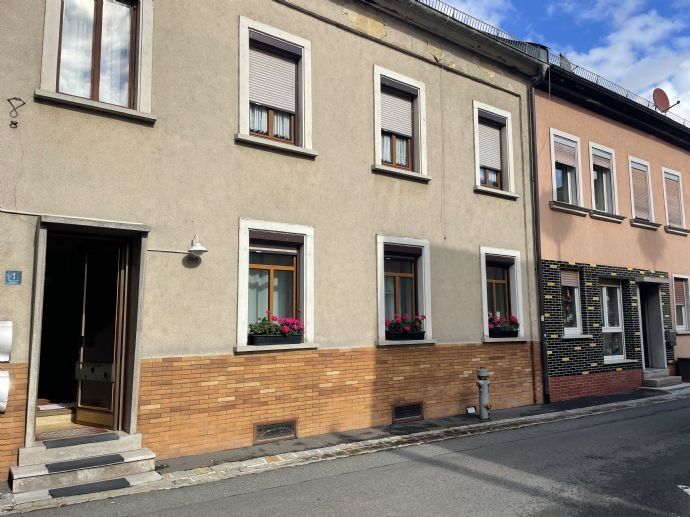 Sofort frei! Helle 3-Zimmer-Wohnung mit ca. 66,79 qm im 1.Obergeschoss in ruhiger Lage von Uehlfeld in Uehlfeld