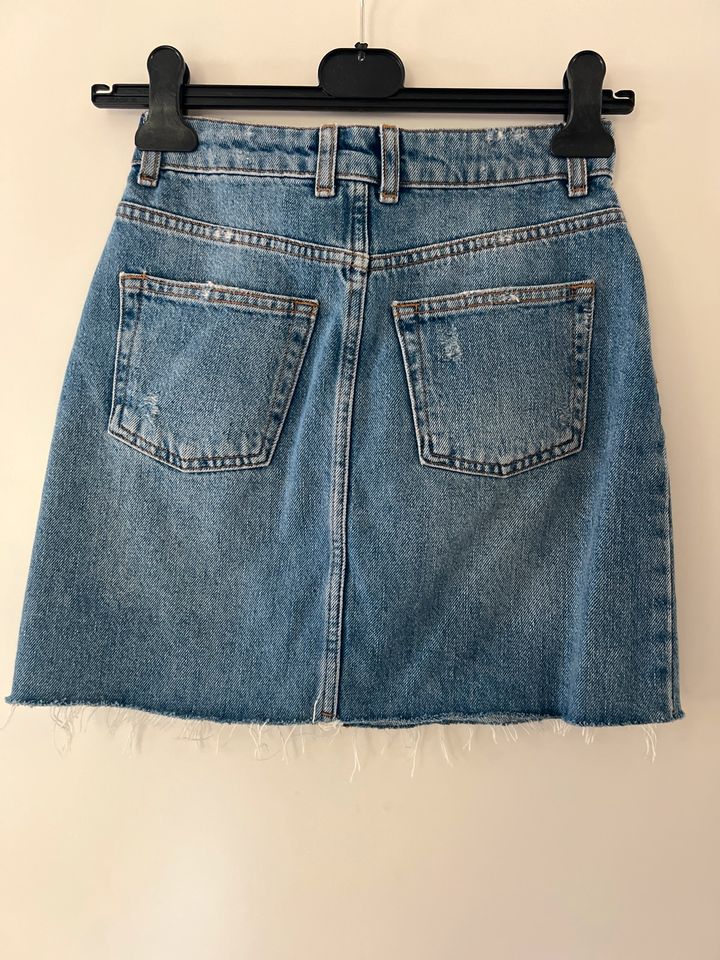 Jeansrock Topshop Gr.34 in Rösrath