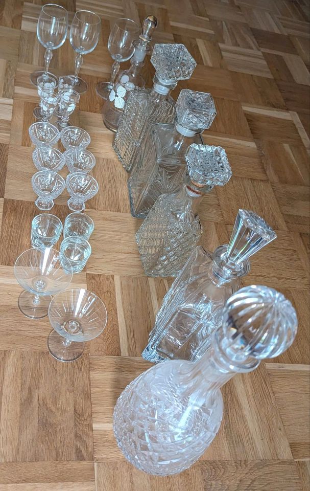 Glasflaschen Flacons Kristallglas für Likör Whisky Sherry Minibar in Puchheim