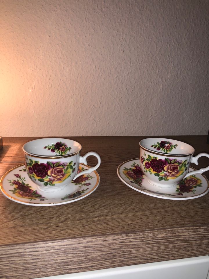 Set 2 Kaffee/Tee Tassen „Rosen“❤️, mit 2 Untertassen in Norderstedt