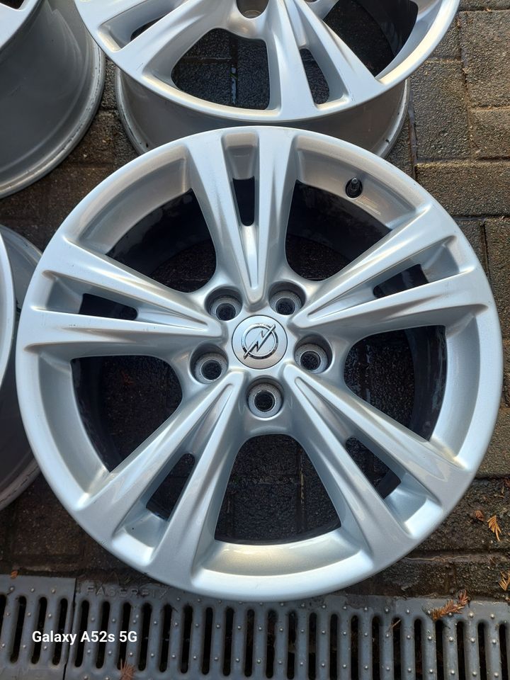 4x Original Opel Insignia A 18" Alufelgen 8Jx18 5x120 ET41 RDKS in Leidersbach