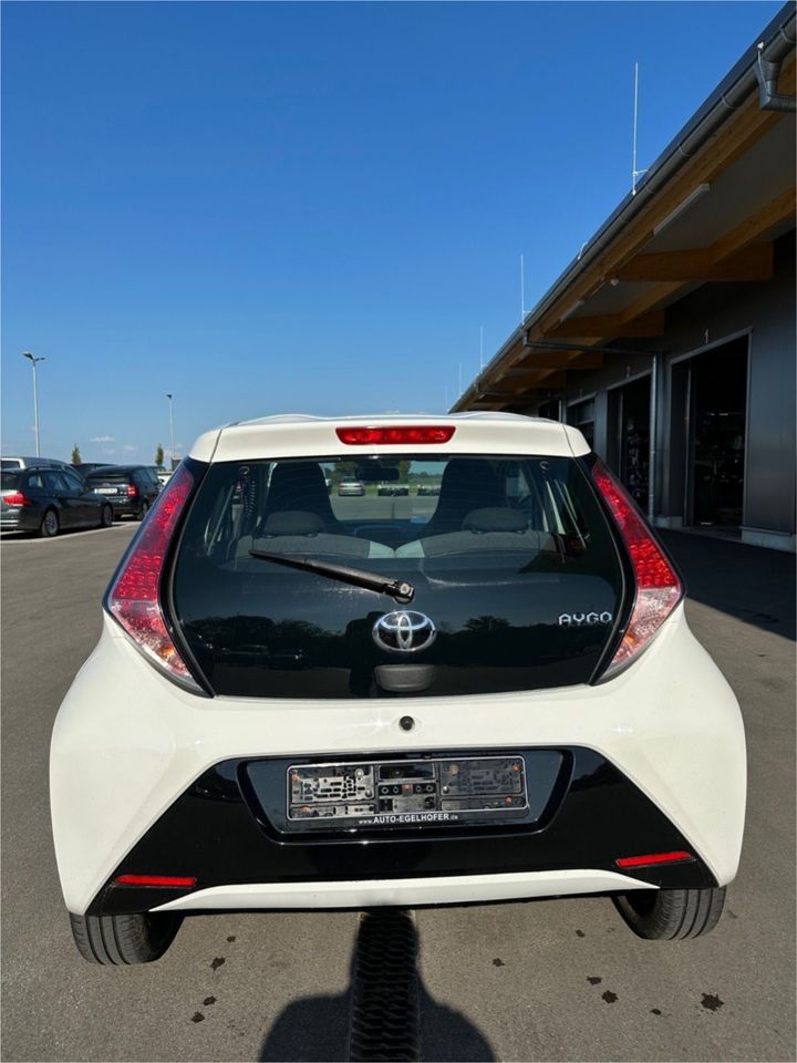 Toyota Aygo X-Play Deutsch 1.Hand mit Kamera in Dillingen (Donau)