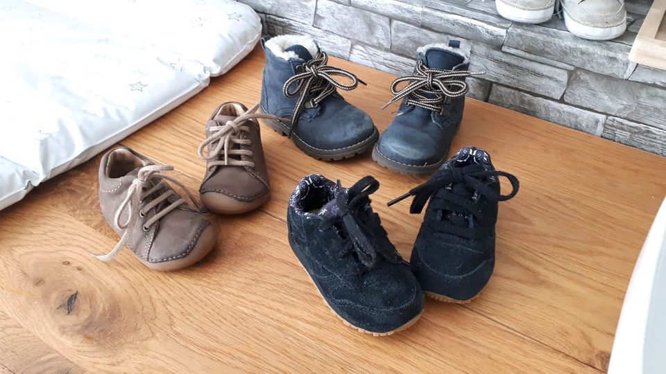 Kinder Schuhe in Größen- 18, 19.5 und 21 in Vilsbiburg