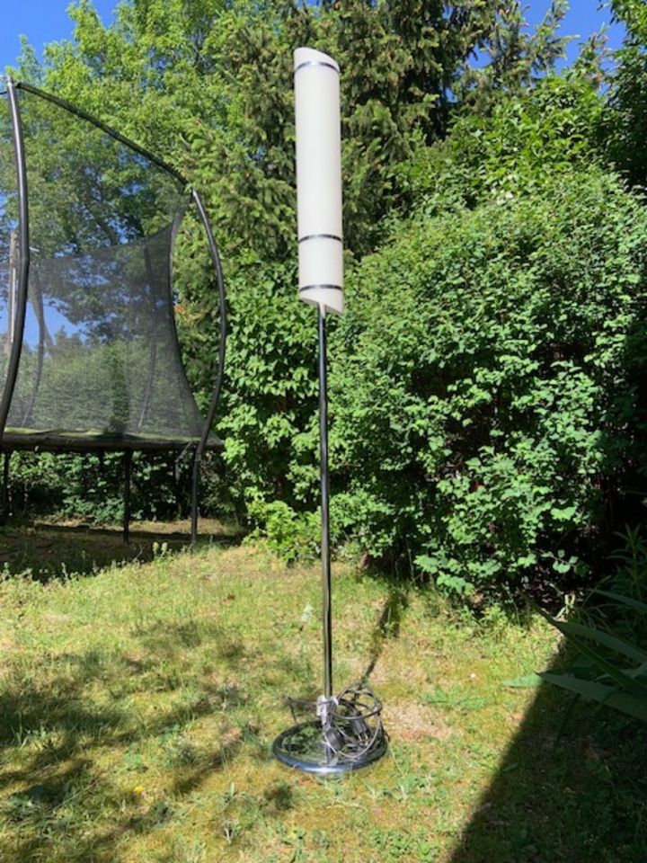 nachhaltig – etwas ältere Stehlampe zu verkaufen in Cottbus