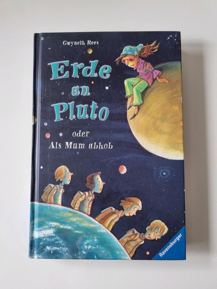 Erde an Pluto oder als Mum abhob in Schorndorf