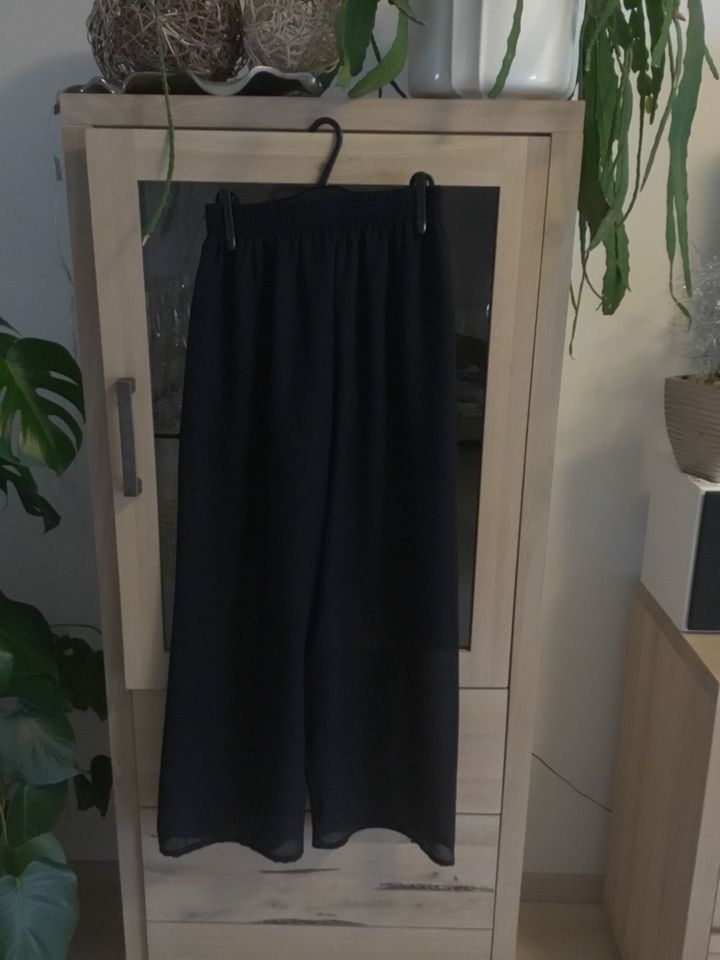 Damenhose aus feinem Stoff, +Unterhose , Gr.S aus Italien in Lüdenscheid