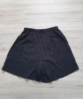 Schwarze Shorts kurze Hose Gr. S von Shein NEU Niedersachsen - Weyhe Vorschau