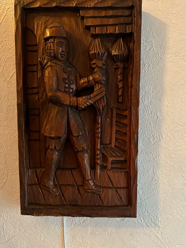 Geschnitzte Bilder aus Holz ( Sammlung) in Neunkirchen