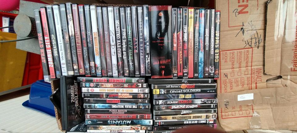 Viele verschiedene DVDs in Schortens