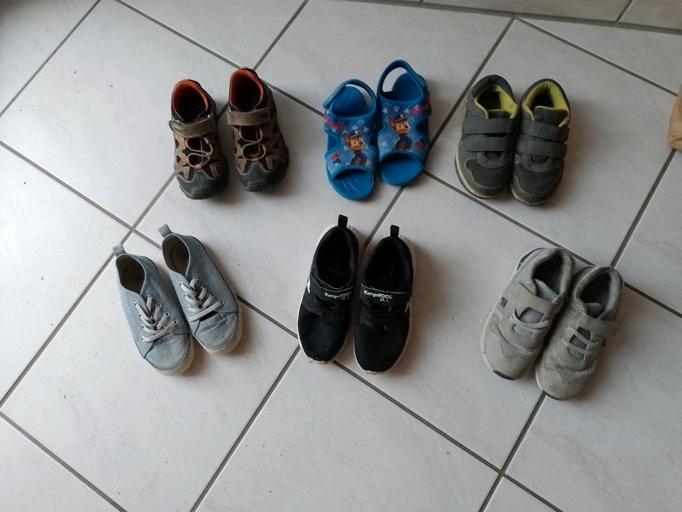 6 Kinderschuhe 30 Schuhe Sneaker: Elefanten, Fila, kangoroos etc. in Willich