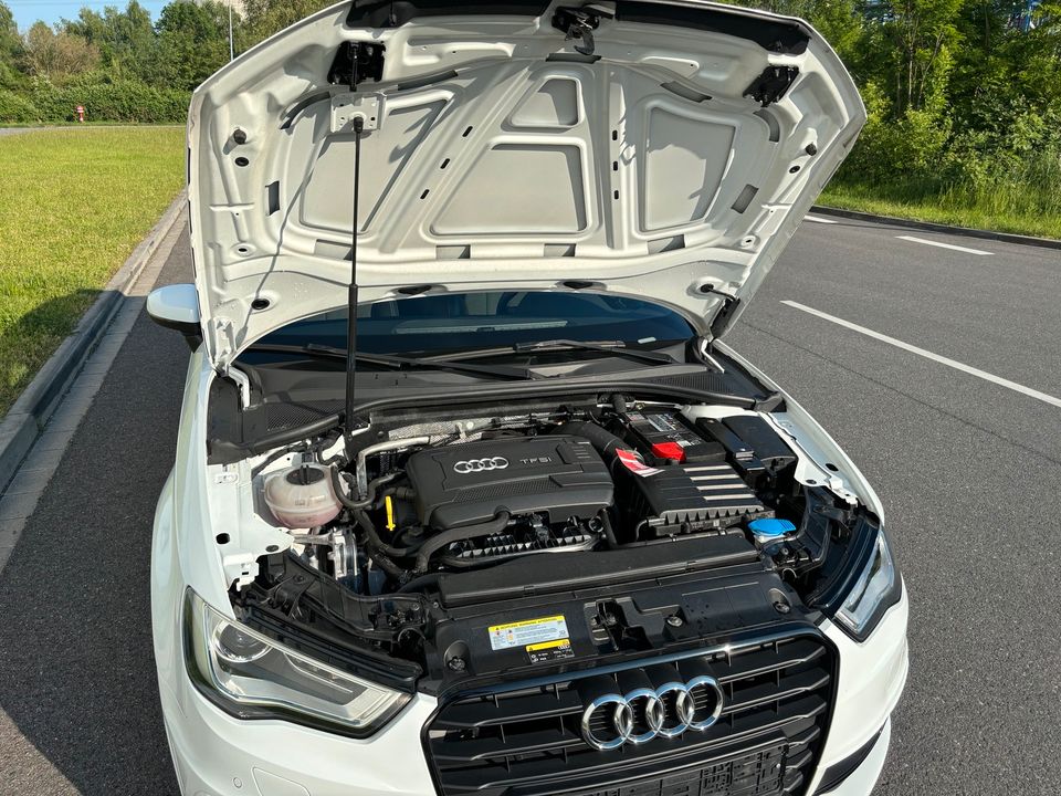 Audi A3 8V 1,8 TFSI Sportback 3x S-line in Castrop-Rauxel