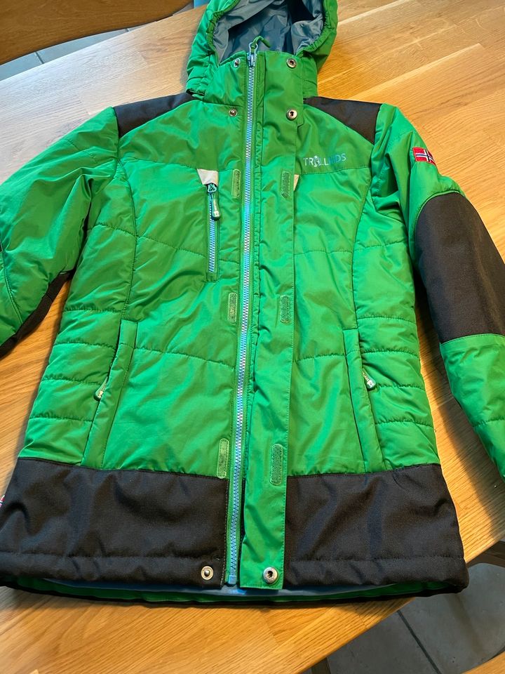 Kuschelige grüne Trollkids Winterjacke in Gr. 152 in Geestland