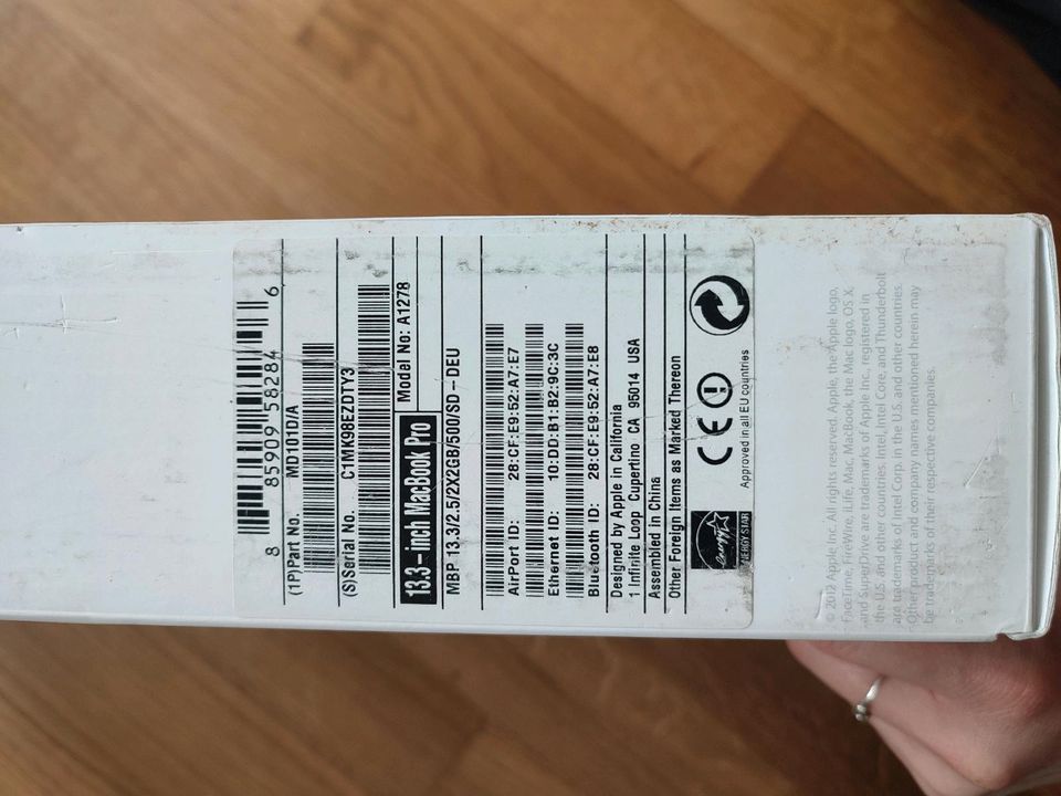 MacBook Pro 13,3 inch (2012) in Originalverpackung für Bastler in Hamburg