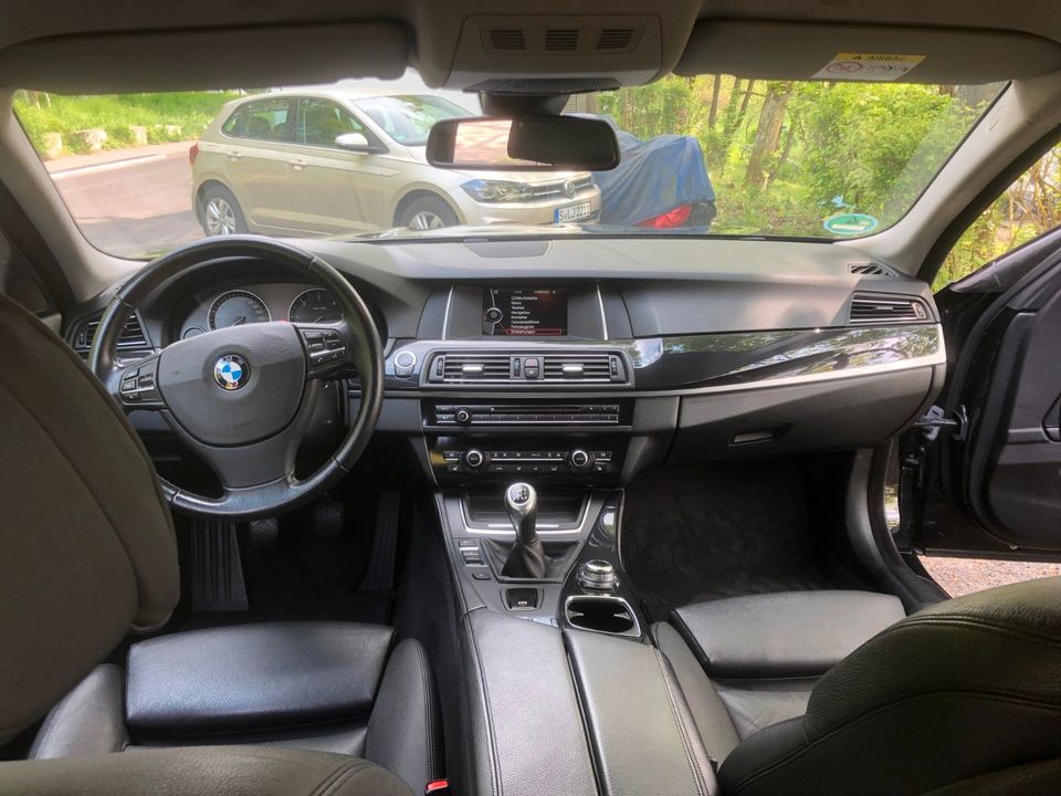 BMW 525d Touring - in Stuttgart
