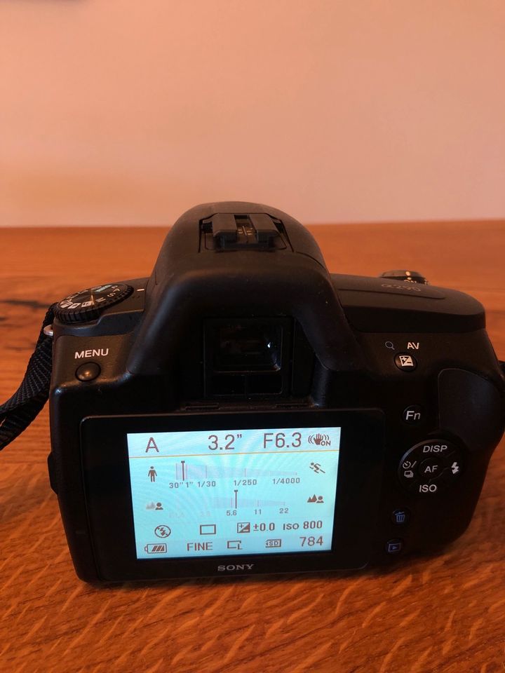 Guter Zustand - Sony A290 Kamera-Kit (18 - 55 Objektiv & Zubehör) in Hamburg