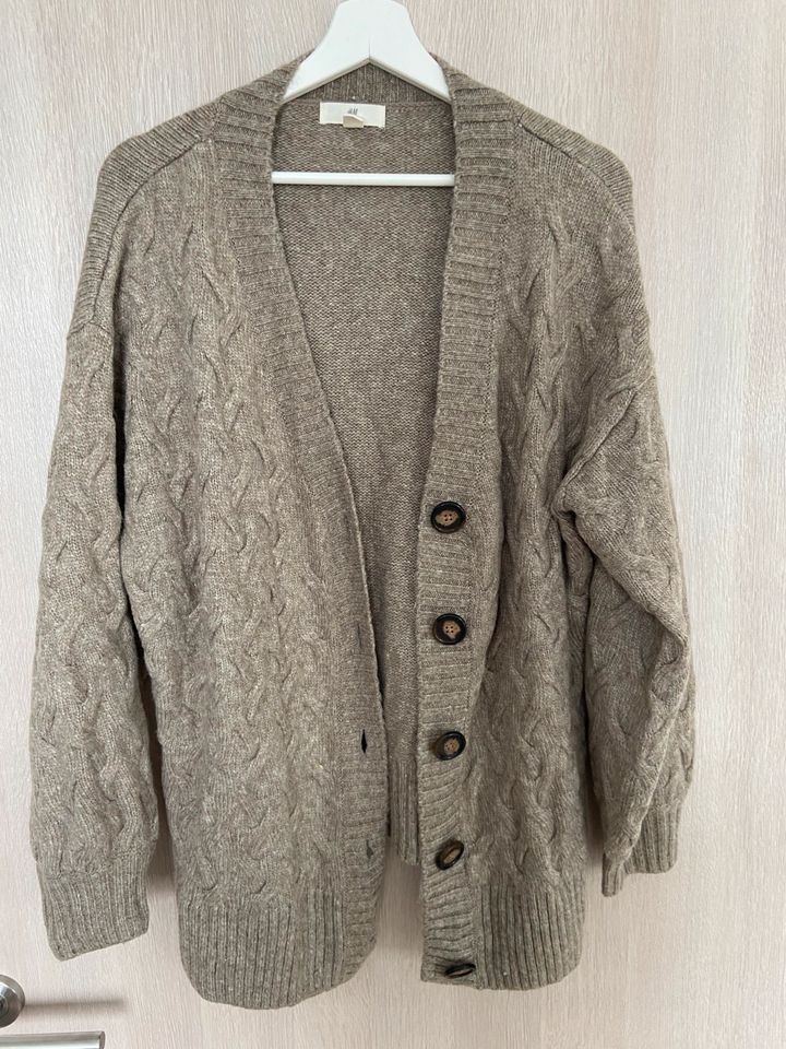 Jacke Strickjacke H&M braun Gr. S Neuwertig!! in Hohenfurch