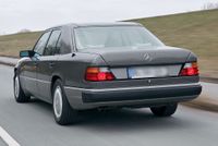 Suche Mercedes mit Eerstzulassung 18.05.1988 Nordrhein-Westfalen - Ratingen Vorschau