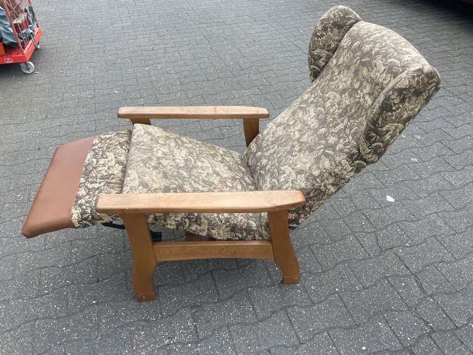 TV-Sessel Ohrensessel mit Fußablage vintage in Telgte