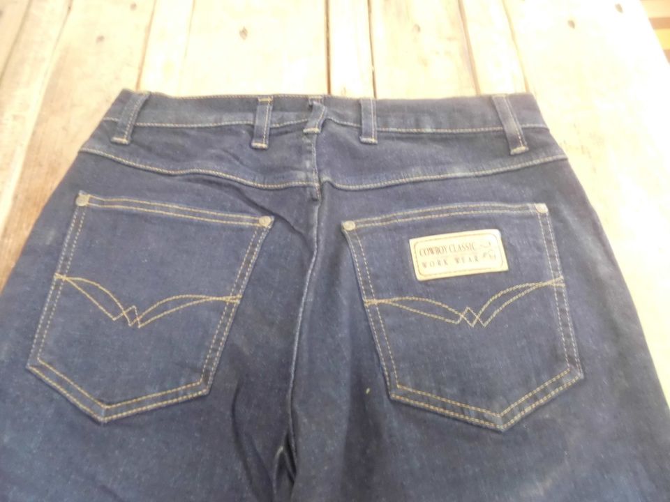 Cowboy Classic Jeans, unisex,  bootcut, Gr. 33/32 in dkl. Blau in Neuhaus am Inn