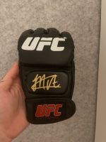 Khabib Nurmagomedov UFC Handschuh / originale Unterschrift Baden-Württemberg - Weinstadt Vorschau