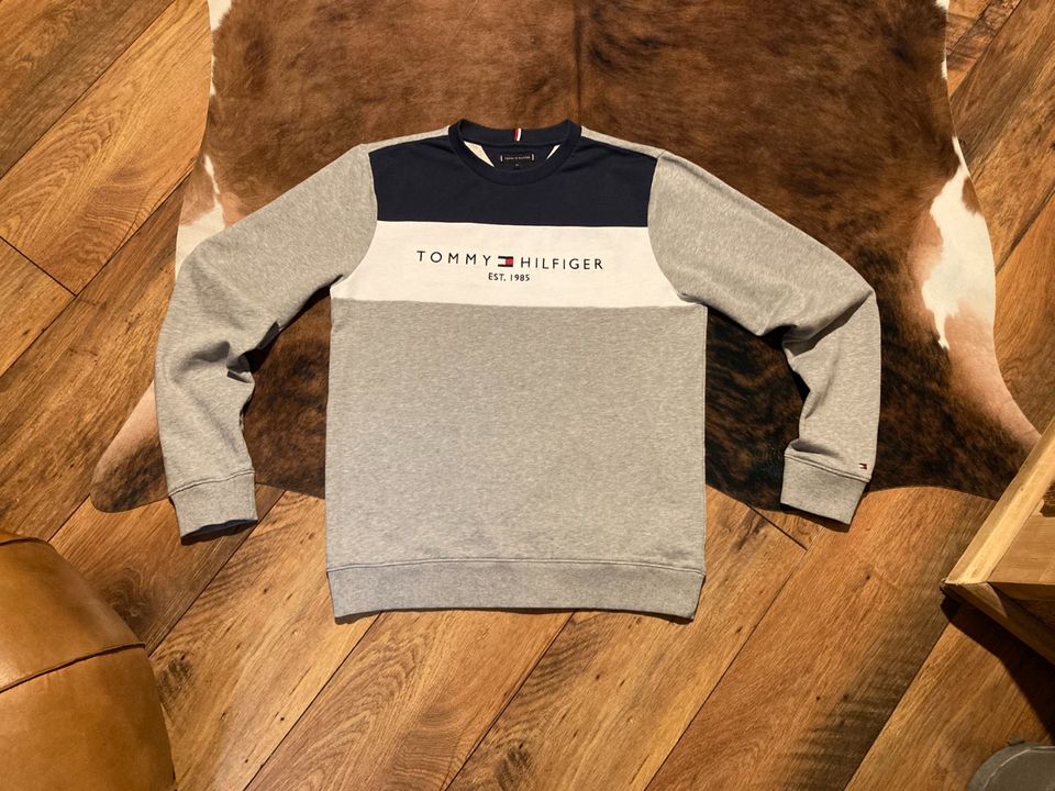 TOMMY HILFIGER Pullover/Sweatshirt, Gr. 176/16 in Freilassing
