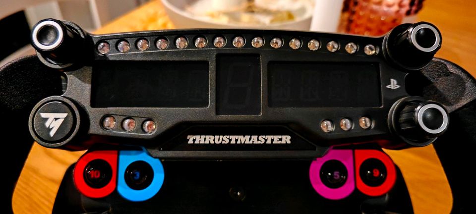 Thrustmaster Open Wheel + Thrustmaster Bluetooth LED Display in Lüneburg