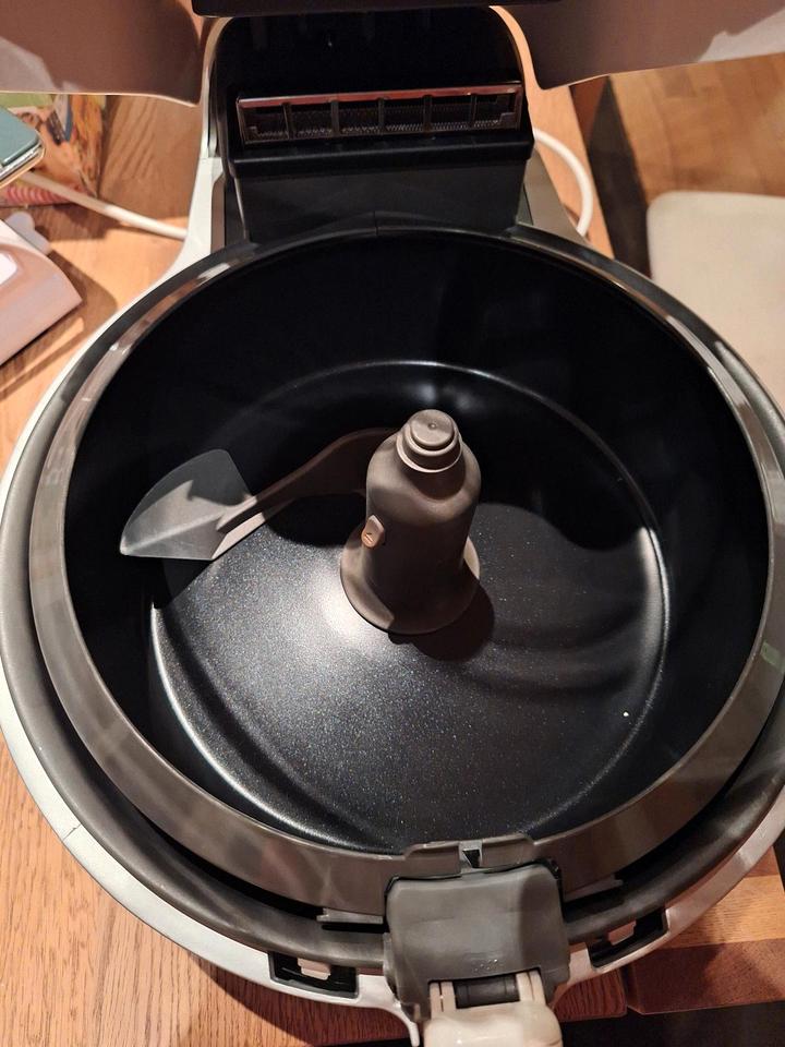 Heißluftfriteuse; Tefal ActiFry family; für 1,5 kg Kartoffeln in Homburg