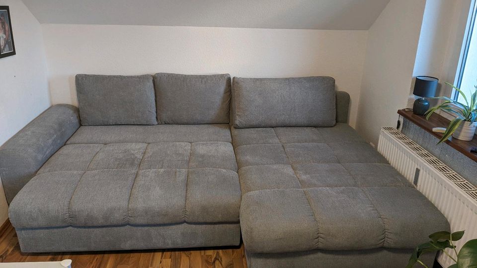 Graue Stoff Couch in Witten