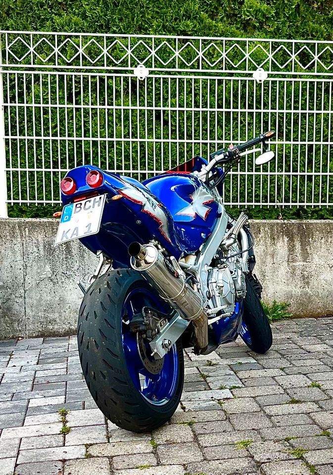 Honda CBR 600 PC31 Streetfighter Big Bike in Walldürn
