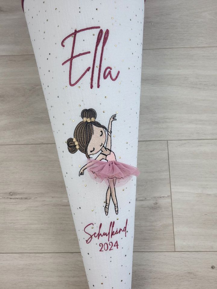 Schultüte bestickt Ballerina personalisiert, 70 cm in Bösel