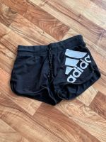 Adidas Essentials Shorts Hot Pants Gr. S Hessen - Limeshain Vorschau