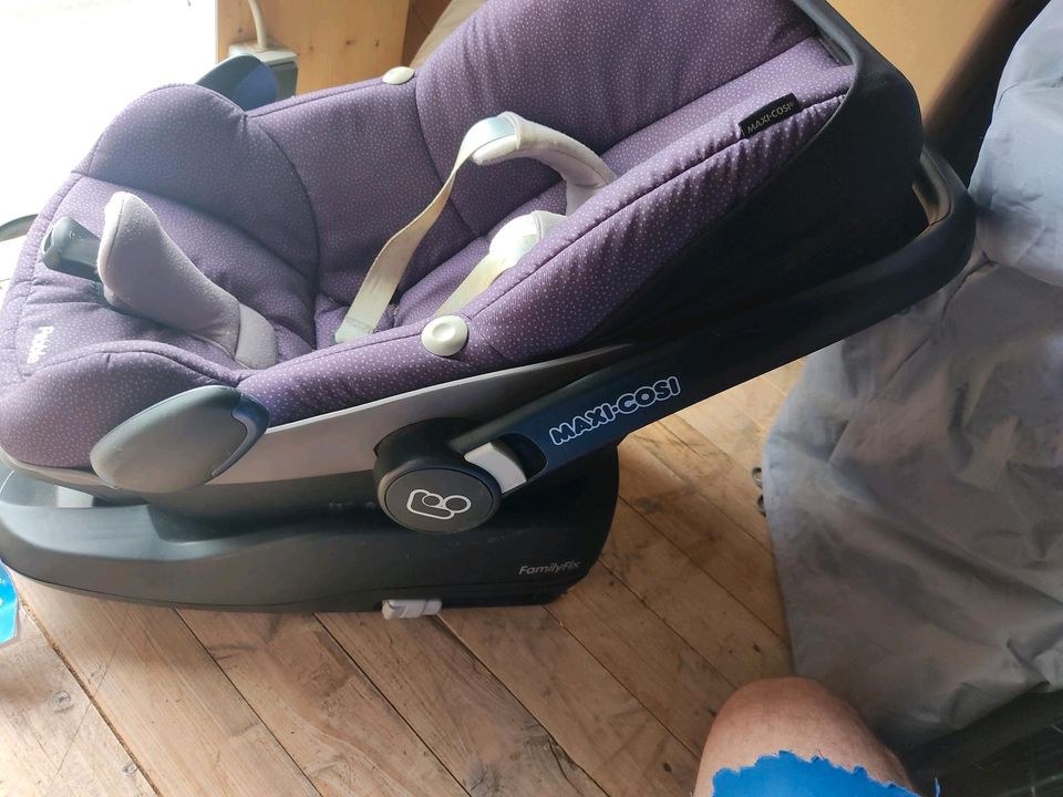 Kindersitz Babyschale Maxi-Cosi in Eggolsheim