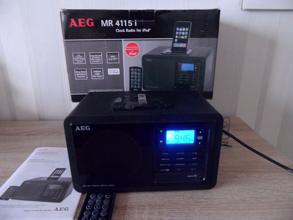 AEG Radiowecker MR 4115i mit Docking Station für iPod in Am Großen Bruch