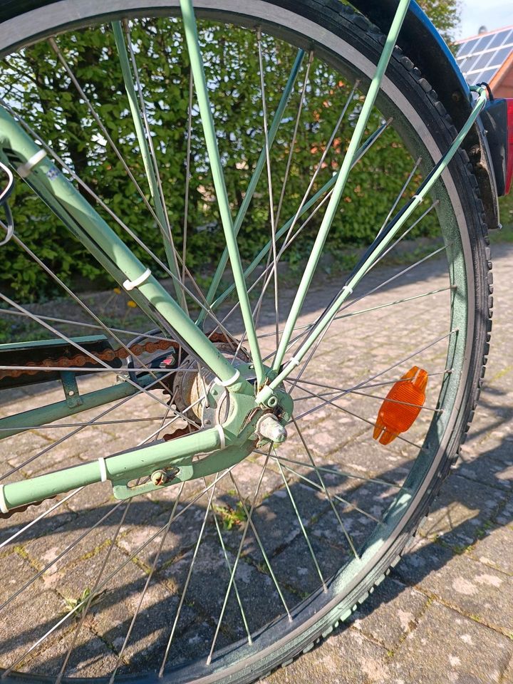Fahrrad türkis in Petershagen