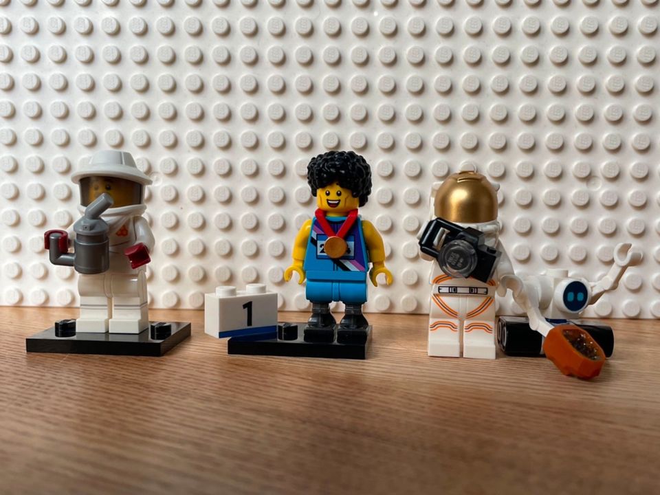 11 verschiedene Lego Minifiguren in Berlin