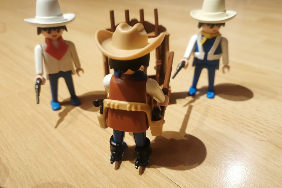 PLAYMOBIL Cowboy + US-Kavallerie (7 Figuren + 3 Pferde + Zubehör) in Karlsruhe