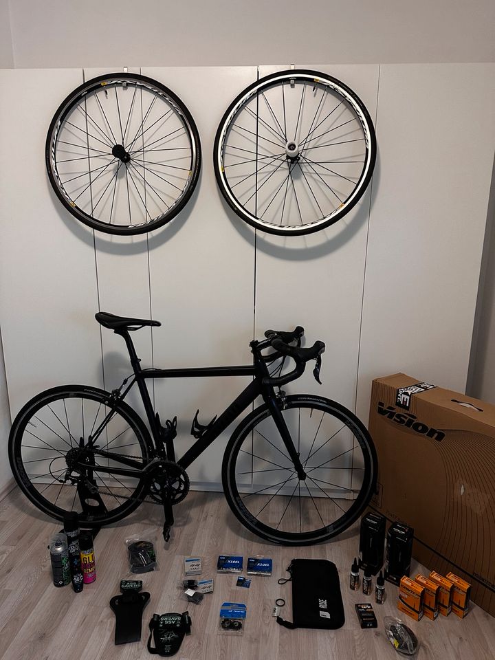 ROSE Xeon RS 2000 Rennrad schwarz matt *2. Laufradsatz* in Duisburg